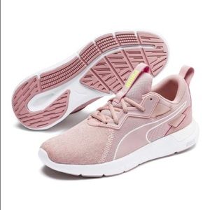 PUMA NRGY Dynamo Futuro Sneaker